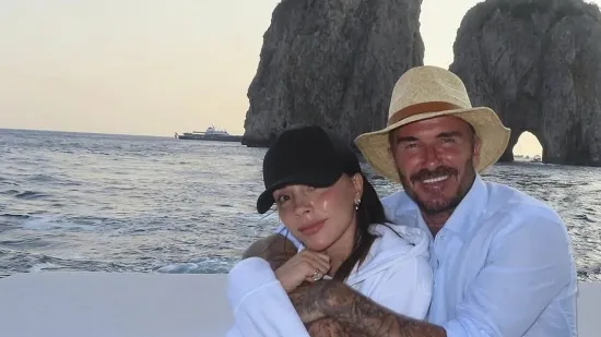 Opa, kakav prizor! David Beckham i sin Romeo pokazali istetovirana prsa na plaži