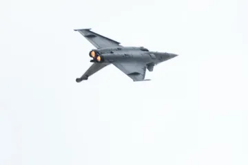 Tom Cruise, gleda&scaron; li? Pilot Rafalea izveo čudesan potez kao iz Top Guna