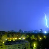 Snažno nevrijeme stiglo u Zagreb: Grmaljavina, munje i pljuskovi!