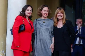 Dan državnosti u HNK-u: Premijer u prvom redu, ali ministrice u toaletama ukrale svu pažnju