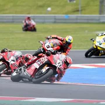 Bulega do pobjede u najluđoj utrci sezone nakon nevjerojatne borbe
