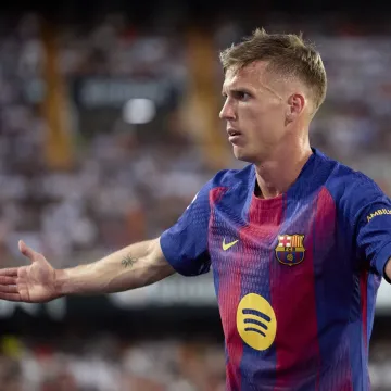 Barcelona nagradila Danija Olma