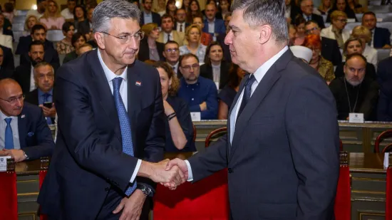 Palo rukovanje! Pogledajte susret Plenkovića i Milanovića, evo gdje su bili