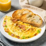Zaboravite na tavu: Pripremite ukusni omlet uz ovaj neočekivani kuhinjski uređaj