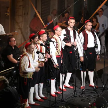 [KVIZ] Ako si iz Dalmacije, očekujemo da bez gre&scaron;ke prepozna&scaron; autore pjesama iz ovog kraja