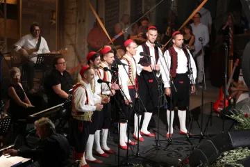 [KVIZ] Ako si iz Dalmacije, očekujemo da bez gre&scaron;ke prepozna&scaron; autore pjesama iz ovog kraja