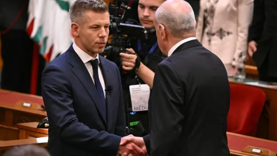 Magyar zaprijetio ustavnim promjenama ako predsjednik ne podnese ostavku