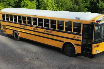 Dojadile su mu stanarine pa se uselio u &scaron;kolski autobus: Unutra&scaron;njost izgleda kao iz snova