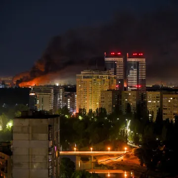 U ruskim napadima poginulo pet ljudi, strahuje se da ima zarobljenih pod ru&scaron;evinama nebodera