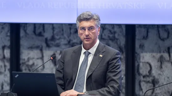 Plenković okuplja ministre, Vlada odlučuje o projektu elektromotornih vlakova