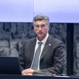 Plenković okuplja ministre, Vlada odlučuje o projektu elektromotornih vlakova