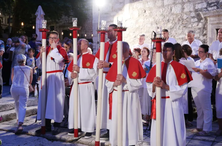Liturgijsko slavlje Tijelova se prenosi iz crkve na ulice: Znate li za&scaron;to se obilježava?