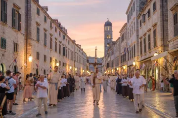 Liturgijsko slavlje Tijelova se prenosi iz crkve na ulice: Znate li za&scaron;to se obilježava?