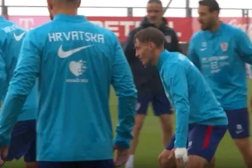 Ni ki&scaron;a im ne može ni&scaron;ta! Pogledajte &scaron;to Vatreni rade na mokroj Rujevici