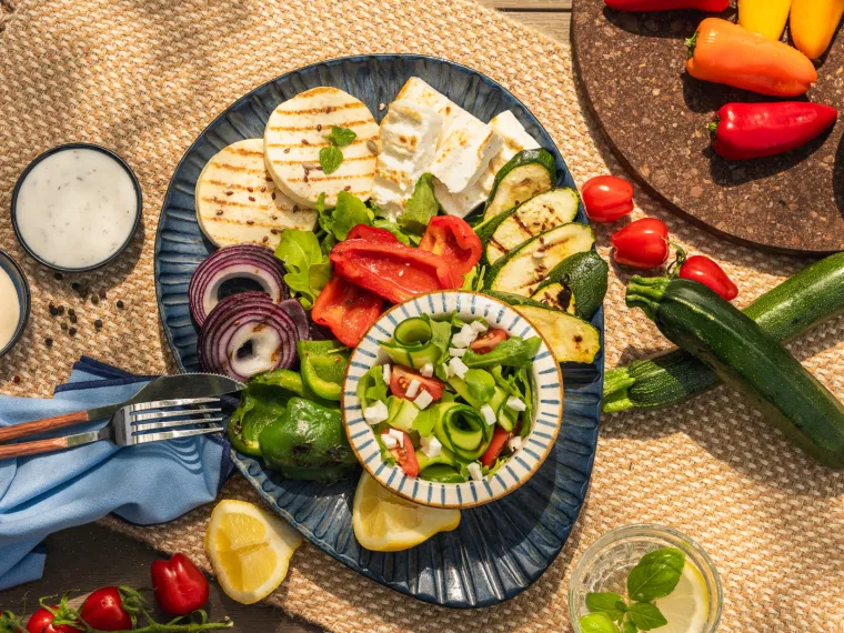 Dim, sunce i mediteranski zalogaji: Influencerica Meri Golda&scaron;ić u BBQ majstorijama sa &Scaron;pičekom