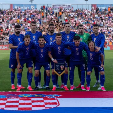 Američki portal uz pogre&scaron;nu zastavu Hrvatske upozorava: 'Djevojke, dolaze hrvatski komadi'