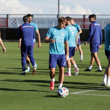 Hrvatska odradila trening po ki&scaron;i, a na&scaron;a reporterka javila je tko je bio najraspoloženiji