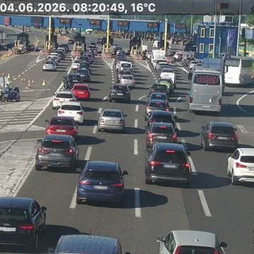 HAK upozorio da pje&scaron;ak hoda na autocesti A1! Nastavljaju se gužve zbog produženog vikenda