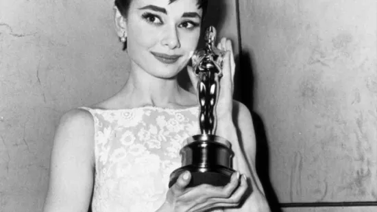 Elegancija koja je skrivala težak život iza kamere: Ovo su zanimljivosti iz života Audrey Hepburn