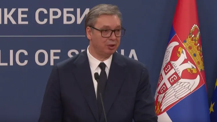 Upozorenja, zabrane i ime jednog od najtraženijih bjegunaca: Vučić ipak krenuo u Tivat