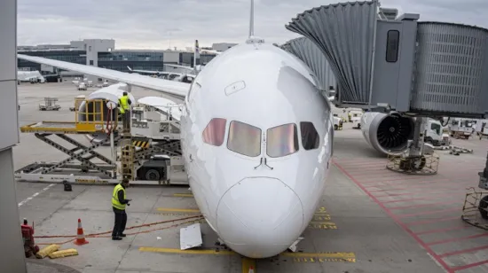 Zrakoplovu Boeing 787 pukao prednji starjni trap: Objavljena snimka