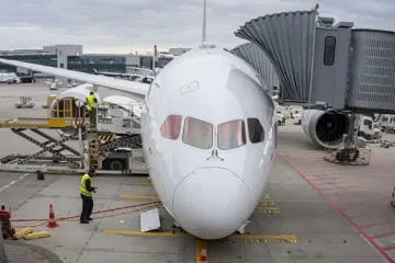 Zrakoplovu Boeing 787 pukao prednji stajni trap: Objavljena snimka