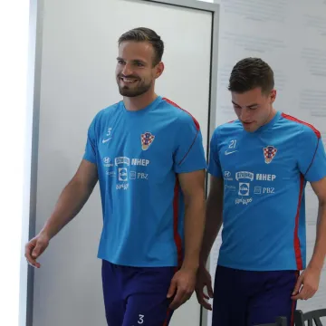 Sučić i Pongračić iza&scaron;li pred novinare: 'Dalić nije bio presretan, nije prvi put da nam se to dogodilo'