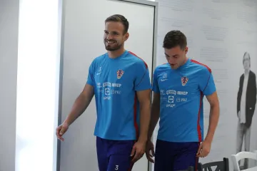 Sučić i Pongračić iza&scaron;li pred novinare: 'Dalić nije bio presretan, nije prvi put da nam se to dogodilo'