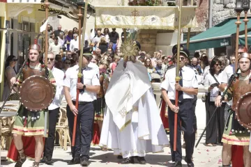 Misa i procesija okupile stotine vjernika: Pogledajte kako je protekla proslava Tijelova