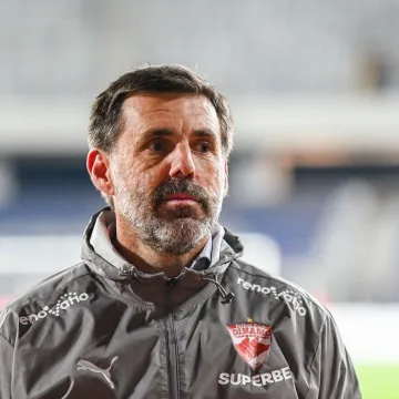 Željko Kopić vi&scaron;e nije trener Dinama iz Bukure&scaron;ta: 'Do&scaron;ao si kao stranac, a postao crveni pas'