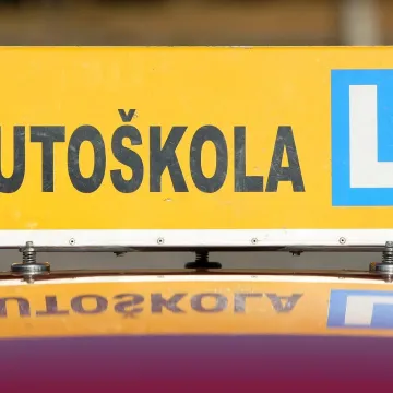 Ako ti je vozačka dozvola već godinama u rukama, poku&scaron;aj se prisjetiti svih prometnih propisa