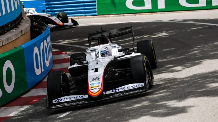 Nael nastavio dominaciju u Monaku i osigurao pole position ispred Badoera