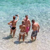 Produženi vikend izmamio kupače na plaže: Pogledajte prizore iz Splita i Dubrovnika
