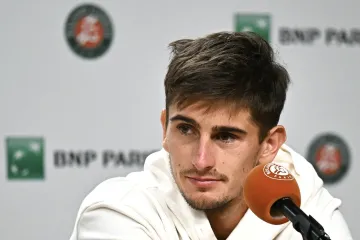 &Scaron;ok u Parizu! Mladi Talijan zbog te&scaron;ke viroze predao polufinale Roland Garrosa