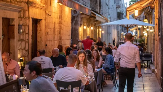 Napojnice u restoranima - da ili ne? Pitali smo Hrvate za mi&scaron;ljenje: 'Za&scaron;to čistačima ne ostavite euro?'