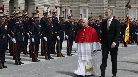 Papa Lav XIV. na letu dobio pitanje 'Real ili Barcelona' &ndash; njegov odgovor nasmijao putnike