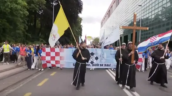 Pogledajte atmosferu na osmom Antunovskom hodu: 'Nije Crkva samo hrpa pravila'
