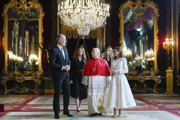 Samo odabrane smiju nositi ovu boju pred Papom: Kraljica Letizia je tu čast pretvorila u pun pogodak