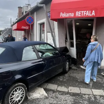 Policija otkrila detalje o vozaču koji se jučer pod punim gasom zabio u pekarnicu u Osijeku