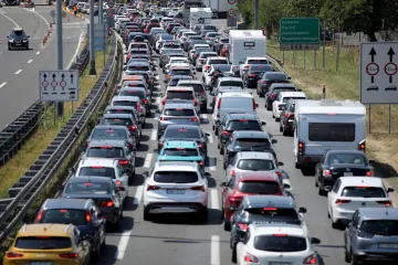 HAK upozorava na gužve diljem zemlje: Poseban kaos na graničnim prijelazima