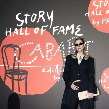 Vi&scaron;e ni&scaron;ta ne skriva: Nika Turković objavila romantičnu fotografiju sa zagrebačkih ulica