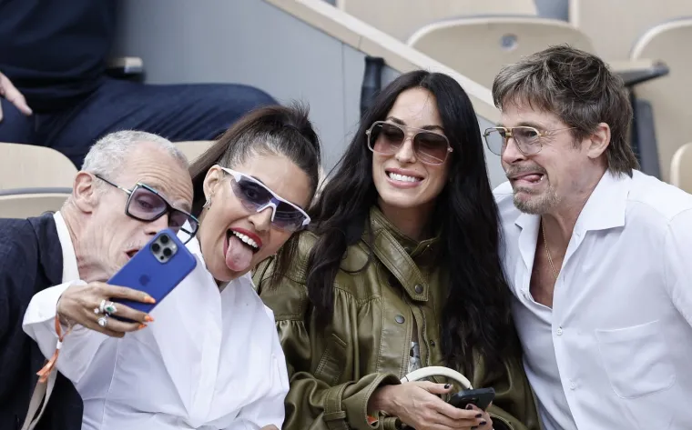 Brad Pitt i Ines de Ramon zaljubljeni do u&scaron;iju: Izmjenjivali nježnost na Roland Garrosu