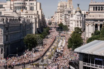 Milijun ljudi preplavilo madridske ulice: Pogledajte kako je izgledao Papin veličanstveni doček