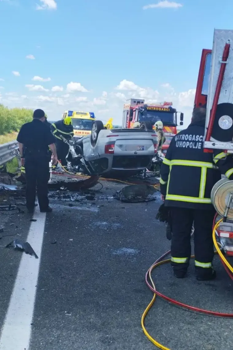 Četiri osobe poginule u te&scaron;kom sudaru na obilaznici, jedna ozlijeđena