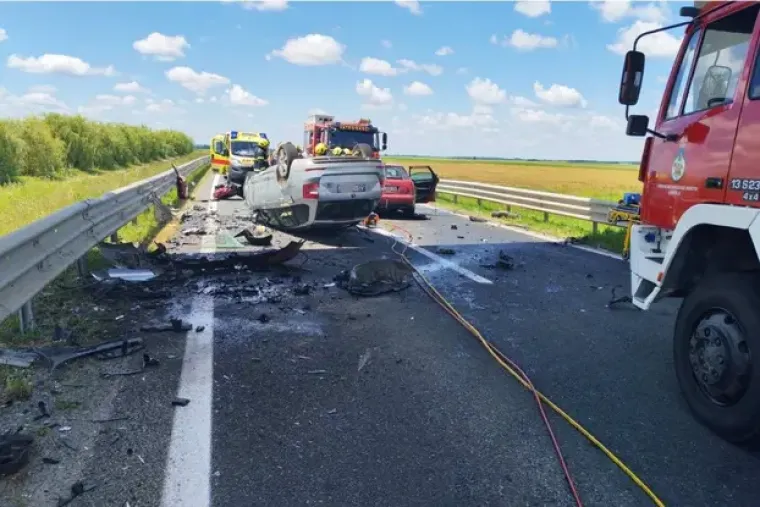 Četiri osobe poginule u te&scaron;kom sudaru na obilaznici, jedna ozlijeđena