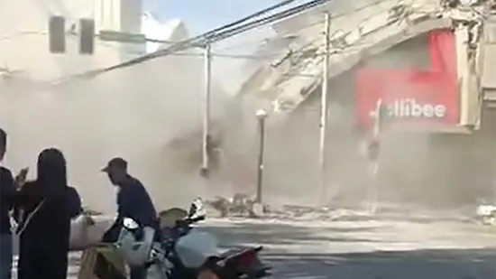 Video: Pogodio ih razorni potres, uru&scaron;ile se zgrade! 'Ovo je najjači koji smo ikada osjetili!'