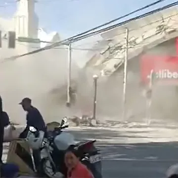Video: Pogodio ih razorni potres, uru&scaron;ile se zgrade! 'Ovo je najjači koji smo ikada osjetili!'
