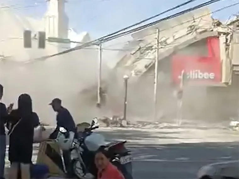 Video: Pogodio ih razorni potres, uru&scaron;ile se zgrade! 'Ovo je najjači koji smo ikada osjetili!'