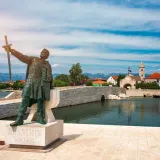 Pro&scaron;etajte poljima soli: Najstariji hrvatski kraljevski grad na svega je 20 minuta od Zadra