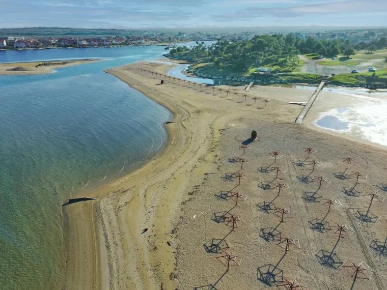 Pro&scaron;etajte poljima soli: Najstariji hrvatski kraljevski grad na svega je 20 minuta od Zadra